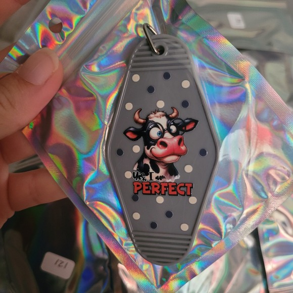 Funny Cow Keychain Yes I am Perfect Cartoon Motel Style Key Ring - Picture 1 of 1